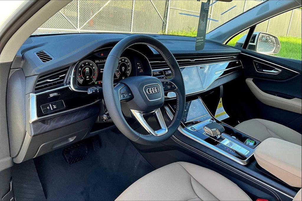 new 2025 Audi Q7 car, priced at $76,950