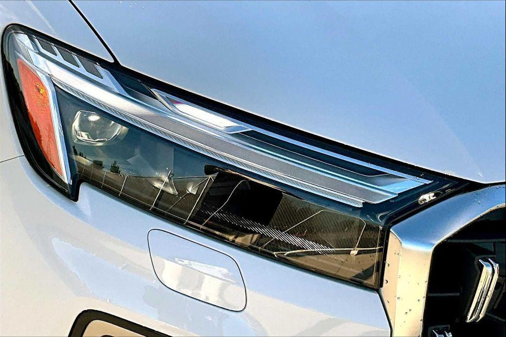 new 2025 Audi Q7 car, priced at $76,950