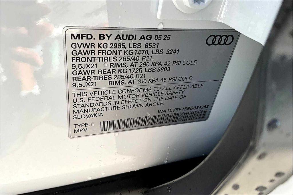 new 2025 Audi Q7 car, priced at $76,950