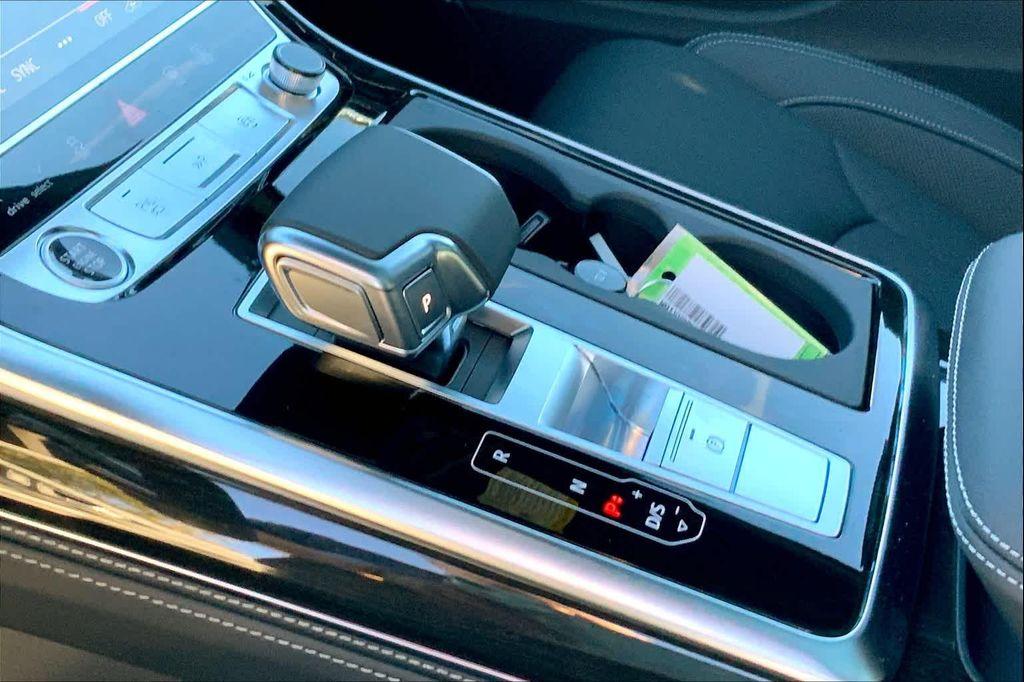 new 2025 Audi Q7 car, priced at $80,819