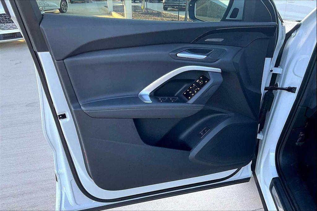 new 2025 Audi Q5 car, priced at $58,743