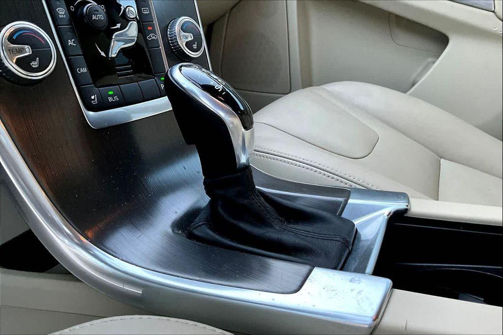 used 2015 Volvo XC60 car, priced at $13,700