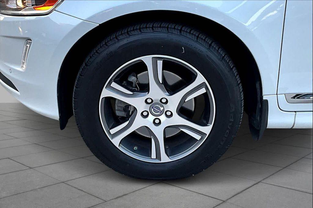 used 2015 Volvo XC60 car, priced at $13,700