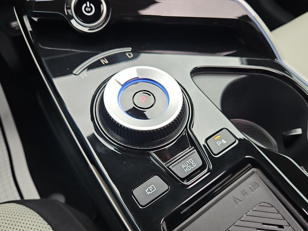 used 2024 Kia EV6 car, priced at $33,878