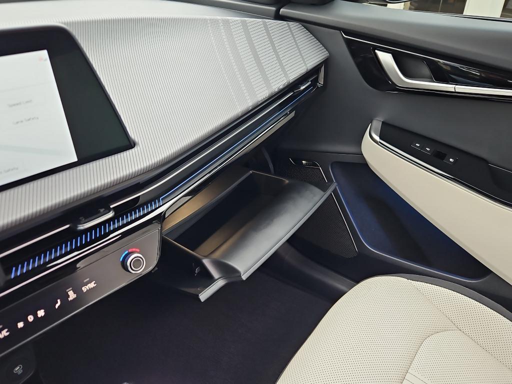 used 2024 Kia EV6 car, priced at $33,878