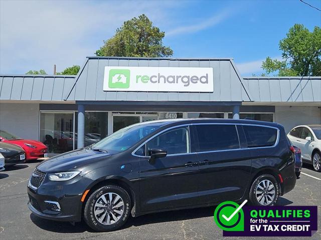 used 2022 Chrysler Pacifica Hybrid car, priced at $19,998