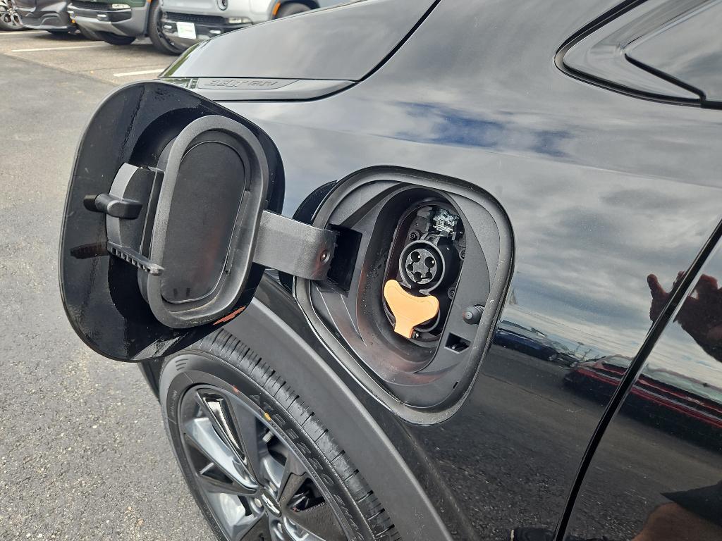 used 2022 Chevrolet Bolt EUV car, priced at $19,992