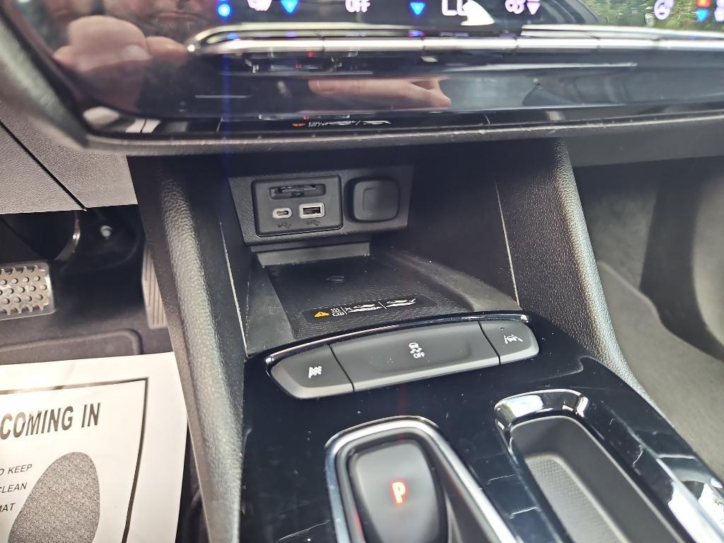 used 2022 Chevrolet Bolt EUV car, priced at $19,992