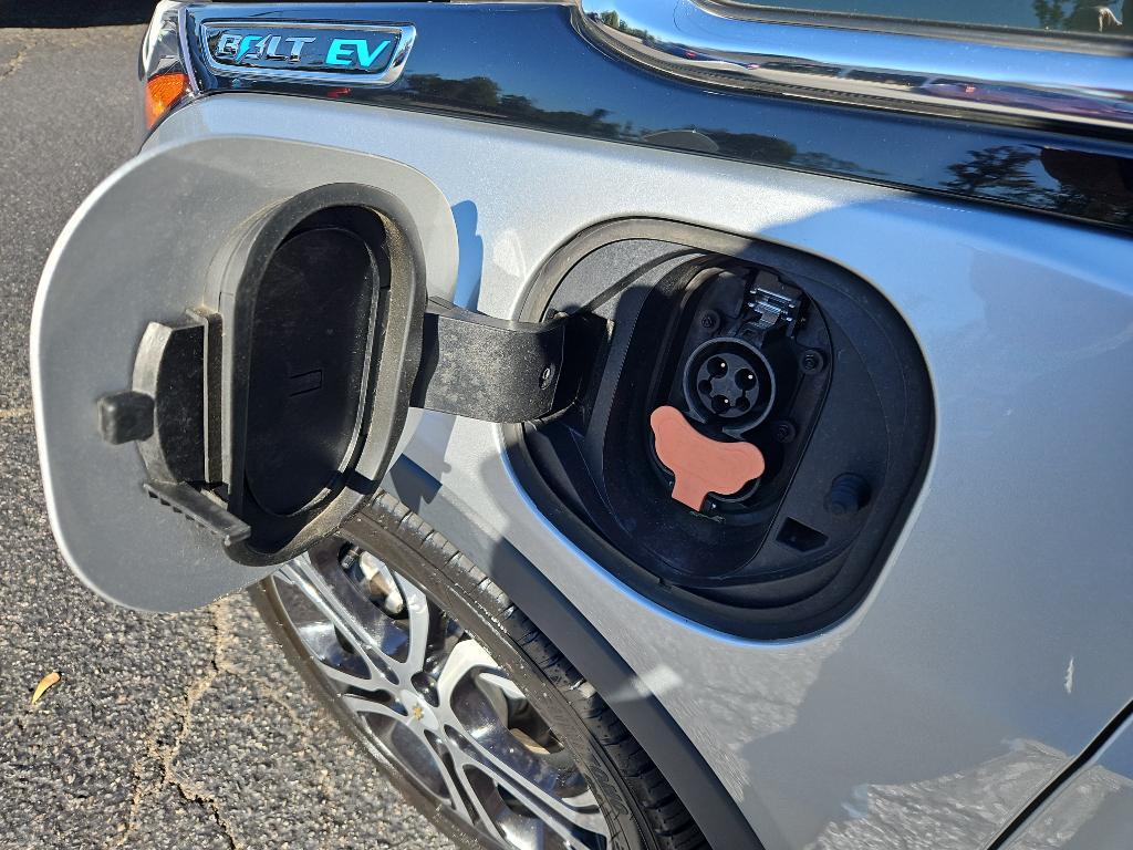 used 2021 Chevrolet Bolt EV car, priced at $15,998