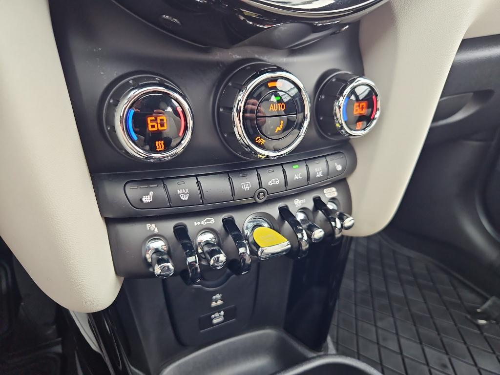 used 2022 MINI Hardtop car, priced at $20,300