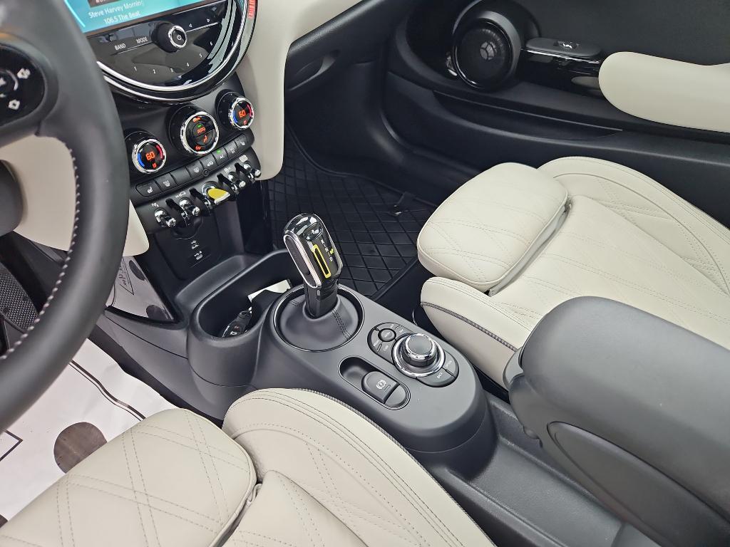 used 2022 MINI Hardtop car, priced at $20,300