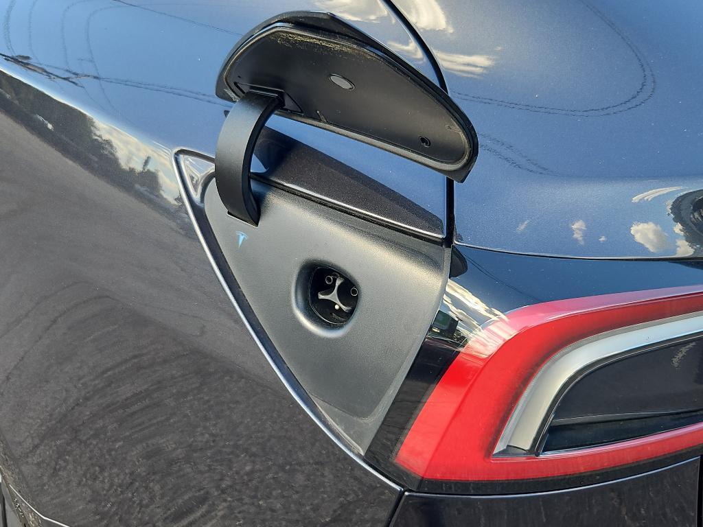 used 2025 Tesla Model 3 car, priced at $34,920