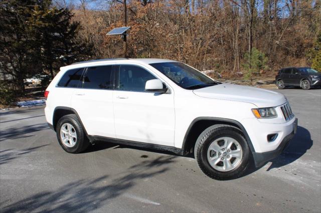 used 2015 Jeep Grand Cherokee car, priced at $11,500