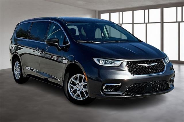 used 2023 Chrysler Pacifica car, priced at $22,643