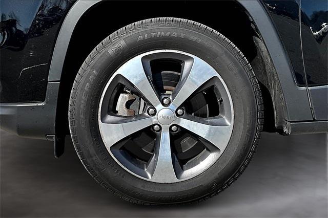 used 2020 Jeep Cherokee car, priced at $20,279