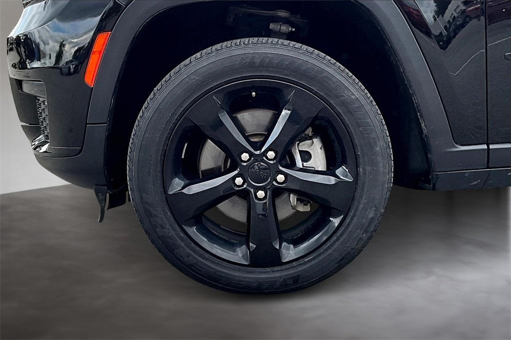 used 2023 Jeep Grand Cherokee L car, priced at $30,575