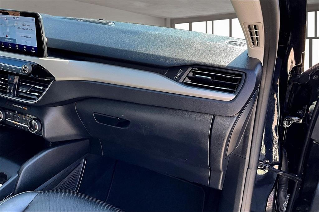 used 2022 Ford Escape car, priced at $21,363