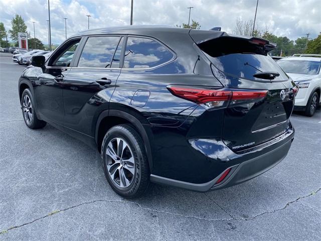 used 2023 Toyota Highlander car, priced at $36,164