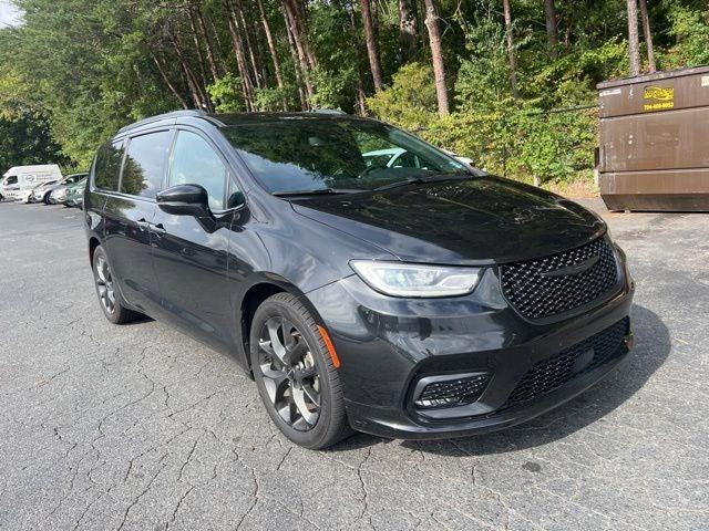 used 2022 Chrysler Pacifica car, priced at $18,736