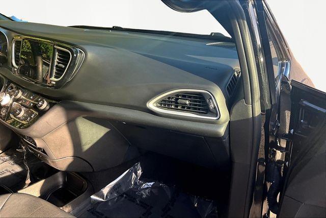 used 2022 Chrysler Pacifica car, priced at $17,619