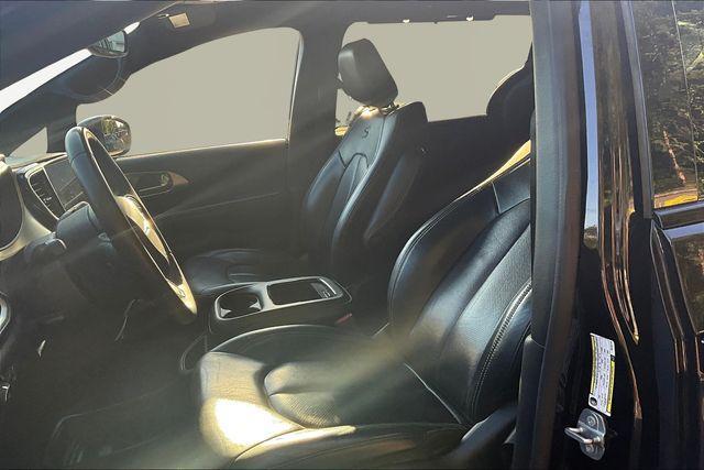 used 2022 Chrysler Pacifica car, priced at $17,619