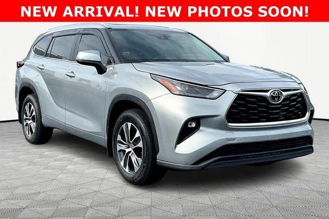 used 2023 Toyota Highlander car, priced at $34,960