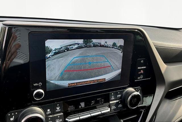 used 2023 Toyota Highlander car, priced at $34,960