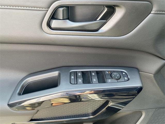 new 2025 Nissan Pathfinder car, priced at $35,243