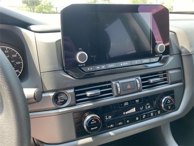 new 2025 Nissan Pathfinder car, priced at $35,243