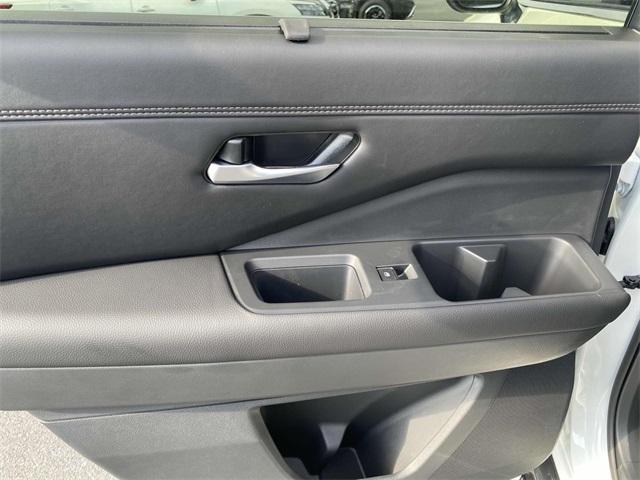 new 2024 Nissan Pathfinder car, priced at $47,212