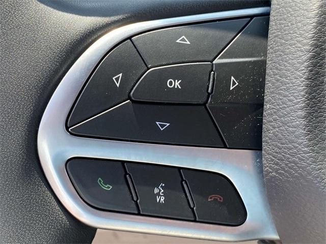 used 2023 Chrysler Pacifica car, priced at $23,000