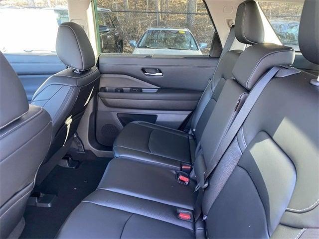 new 2025 Nissan Pathfinder car, priced at $43,185