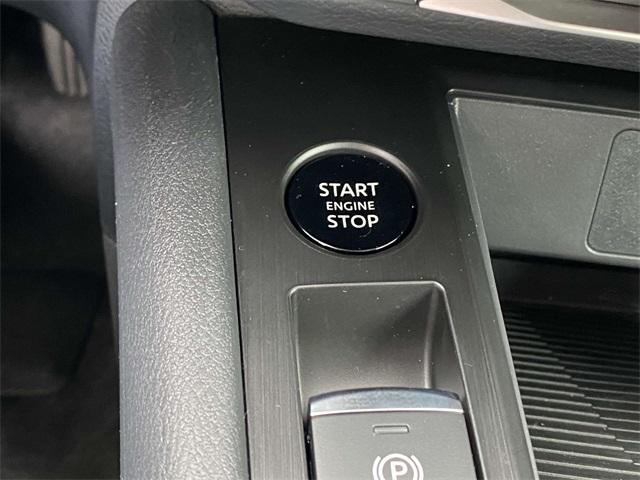 new 2025 Nissan Kicks car, priced at $24,466