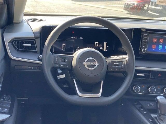 new 2025 Nissan Kicks car, priced at $24,068