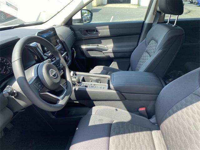 new 2025 Nissan Pathfinder car, priced at $39,092