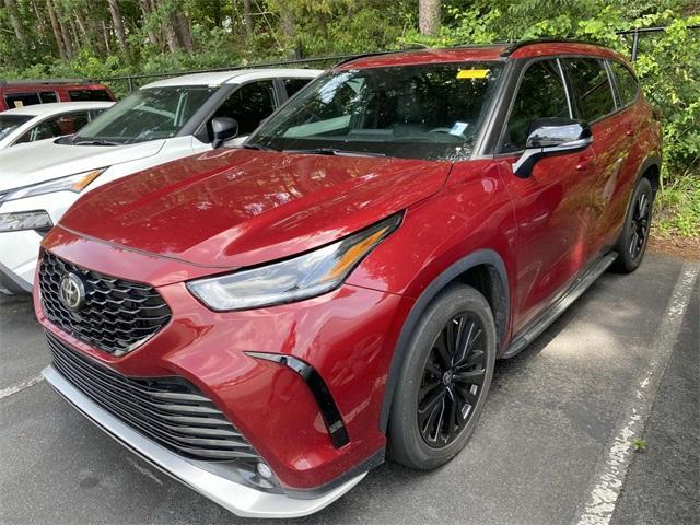 used 2023 Toyota Highlander car, priced at $39,000
