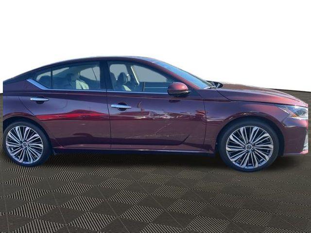 used 2023 Nissan Altima car, priced at $22,358