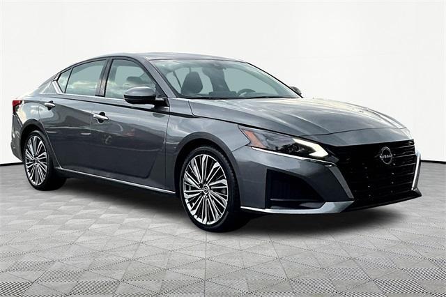 used 2023 Nissan Altima car, priced at $22,409