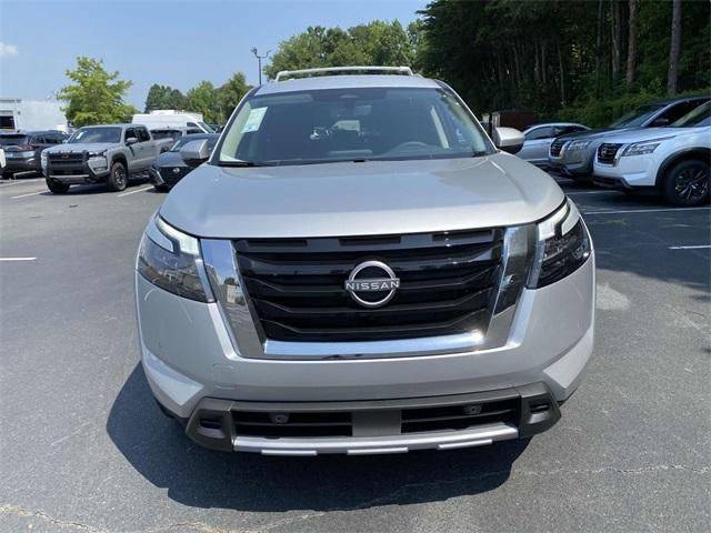 new 2025 Nissan Pathfinder car, priced at $40,921