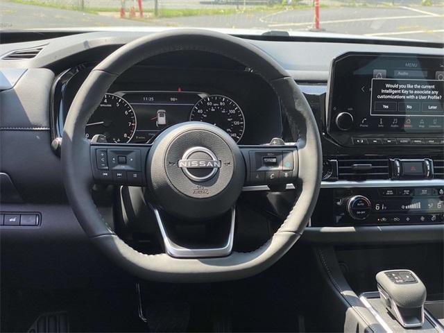 new 2025 Nissan Pathfinder car, priced at $40,921
