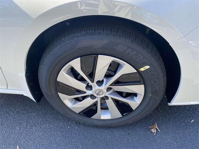 new 2025 Nissan Altima car, priced at $26,008
