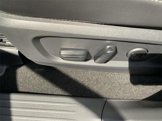 new 2025 Nissan Pathfinder car, priced at $40,921