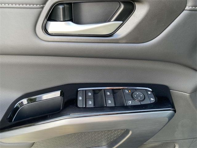 new 2025 Nissan Pathfinder car, priced at $40,921