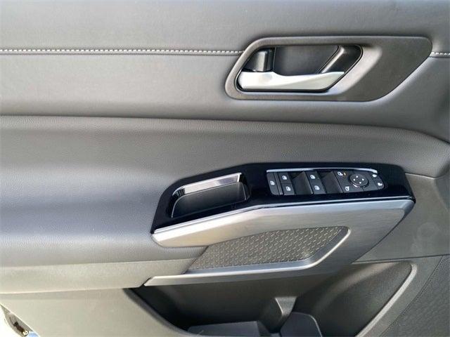 new 2025 Nissan Pathfinder car, priced at $41,321