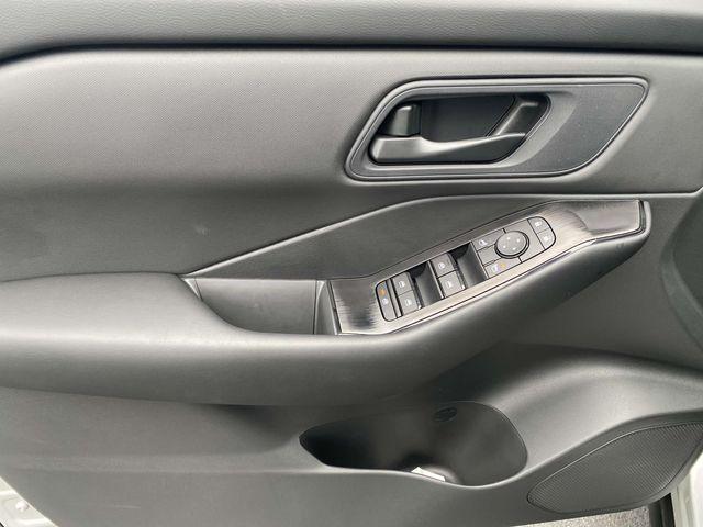 new 2025 Nissan Rogue car, priced at $30,419