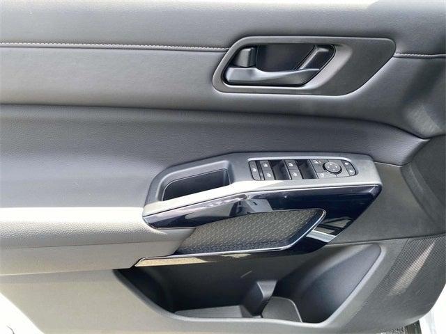 new 2025 Nissan Pathfinder car, priced at $39,089