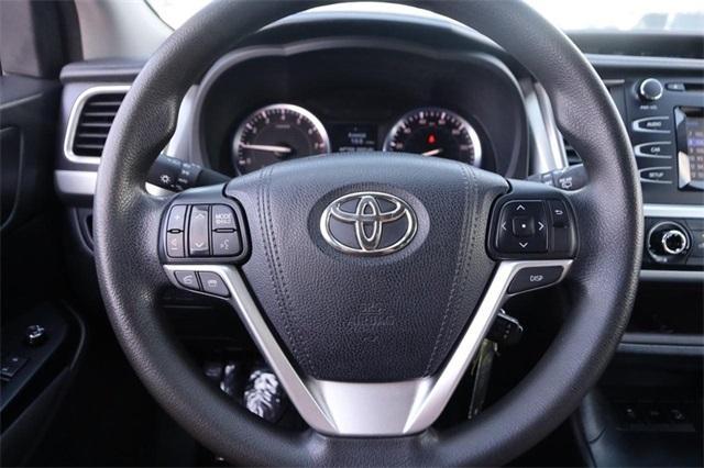 used 2015 Toyota Highlander car, priced at $18,555