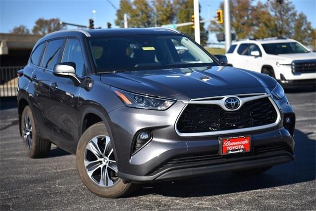 used 2024 Toyota Highlander car, priced at $46,555