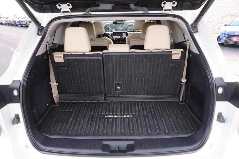 used 2021 Toyota Highlander Hybrid car, priced at $31,933