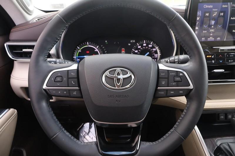 used 2021 Toyota Highlander Hybrid car, priced at $31,933